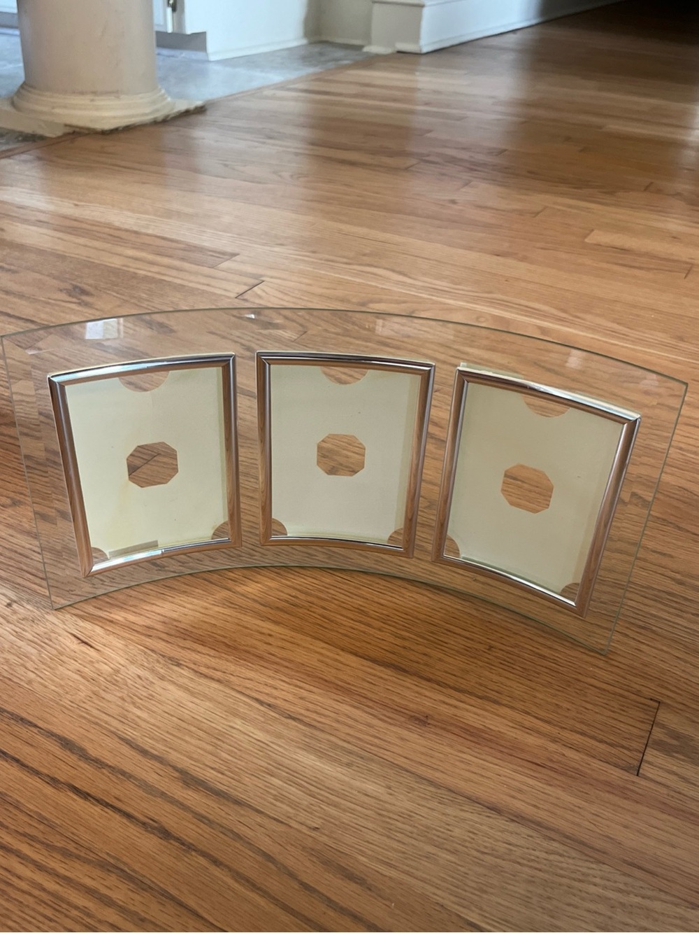 Vtg 1980s Postmodern Curved Floating Glass Silver Tone Picture Triple Frame 3x5